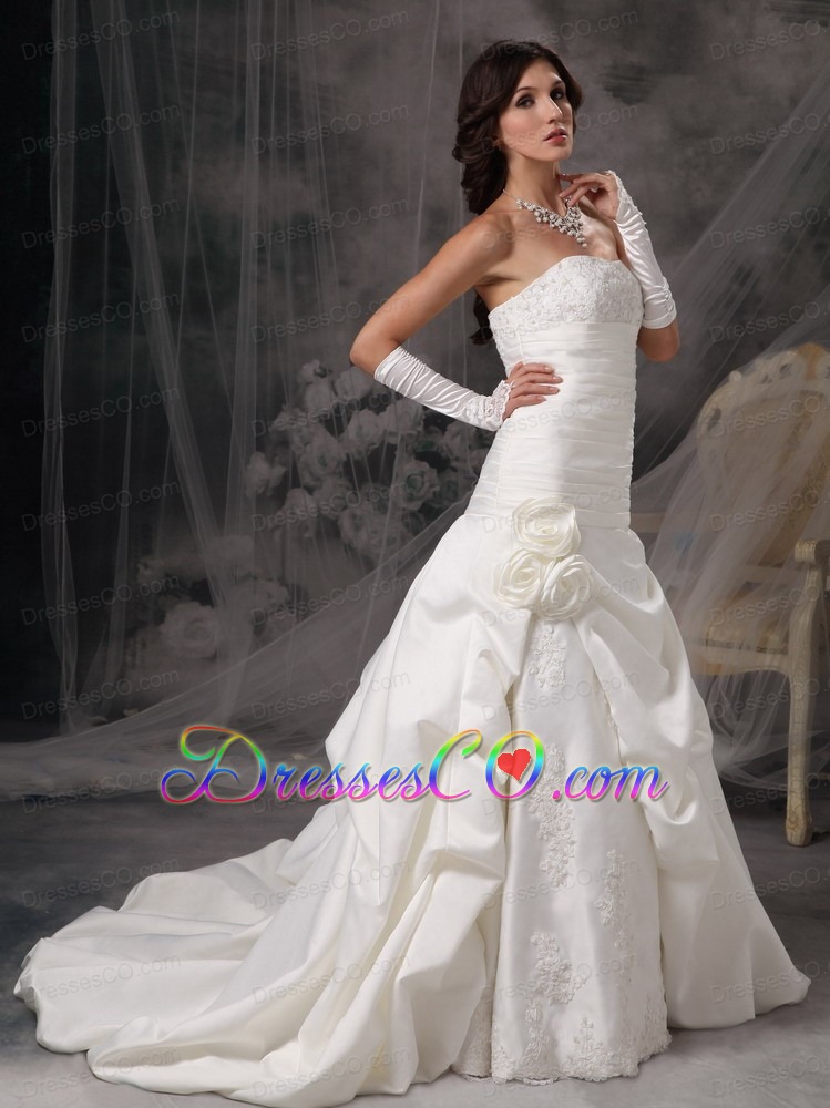 Beautiful A-Line / Princess Strapless Court Train Satin Appliques Wedding Dress