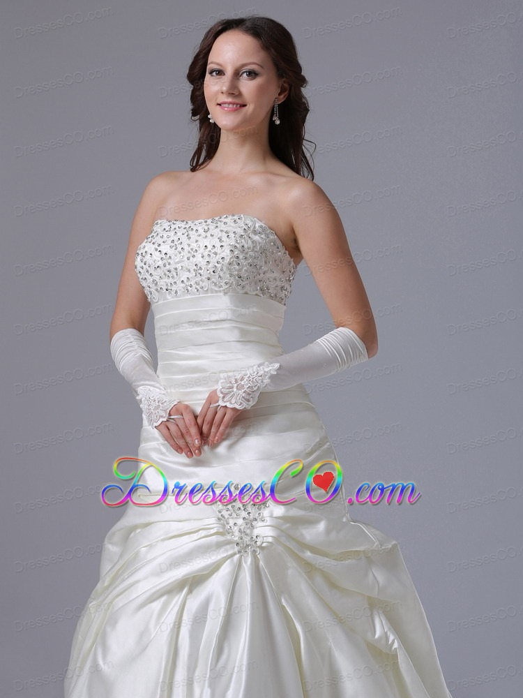 A-line Beaded Decorate Bust Luxurious Wedding Dress With Appliques and Ruching