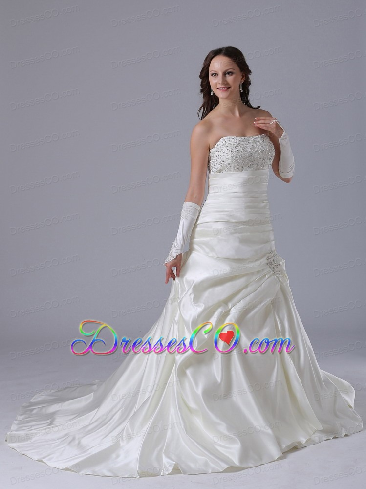 A-line Beaded Decorate Bust Luxurious Wedding Dress With Appliques and Ruching