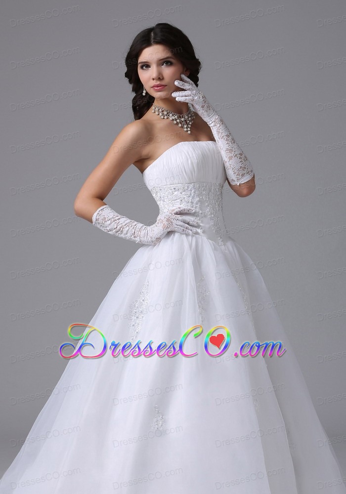 A-line Wedding Dress With Appliques Decorate Waist
