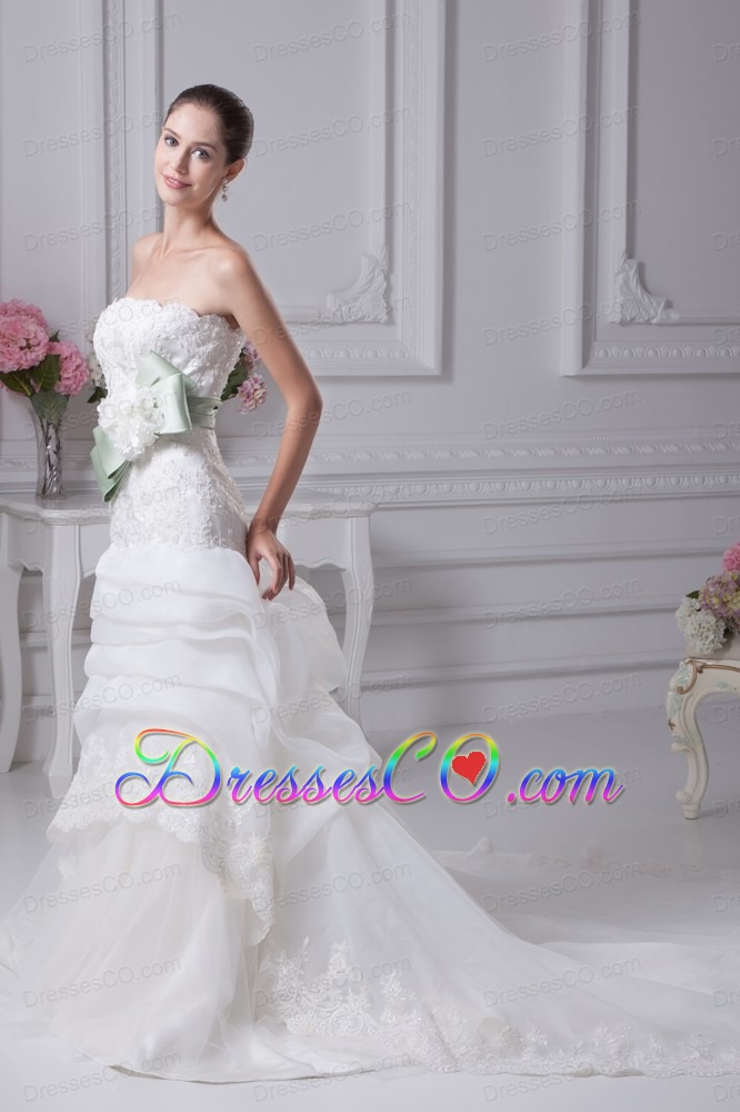 Mermaid Strapless Lace Chapel Train Wedding Dress with Fitted