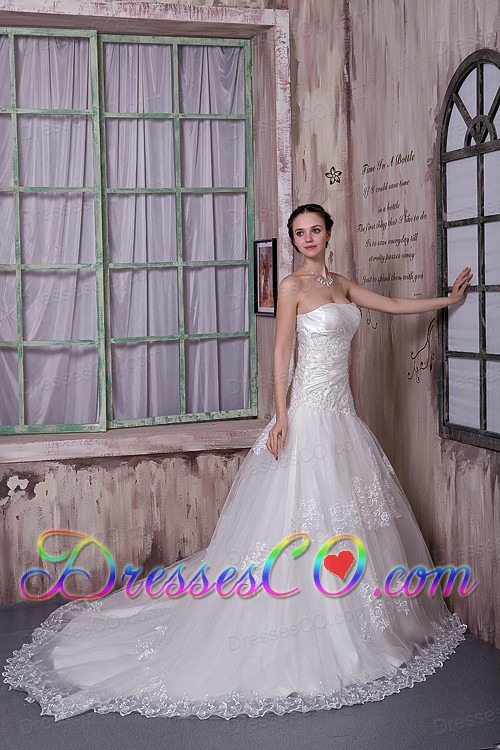 Gorgeous A-line Strapless Chapel Train Taffeta and Lace Appliques Wedding Dress