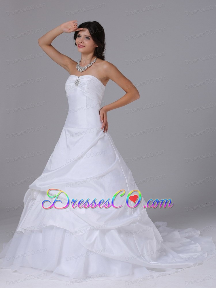 Fashionable Wedding Dress With Strapless Hand Made Flowers and Taffeta