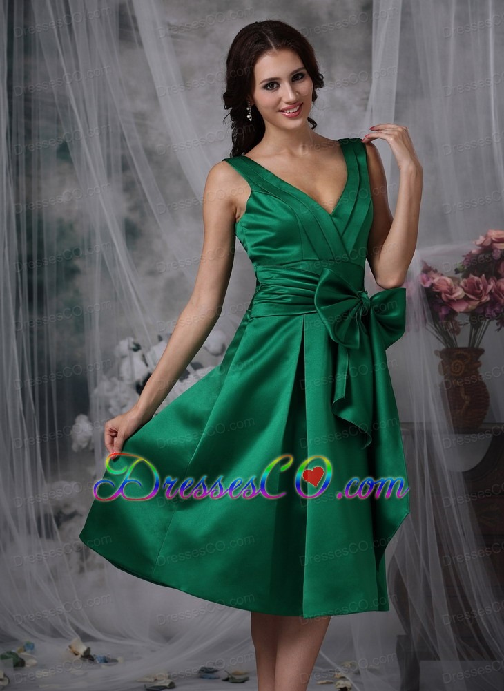 Elegant Dark Green Knee-length Bridesmaid Dress A-line V-neck Satin Bow Tea-length