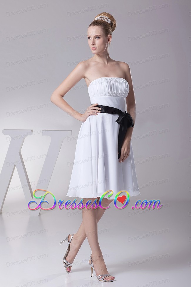 Black Sashes/ribbons Strapless Chiffon White A-line Knee-length Bridesmaid Dress