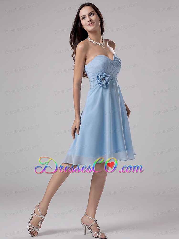 Light Blue Prom / Homecoming Dress With Hand Made Flower And Ruching Knee-length Chiffon