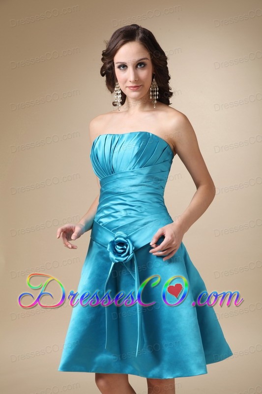 Turquoise A-line Strapless Knee-length Satin Hand Made Flower Prom / Homecoming Dress