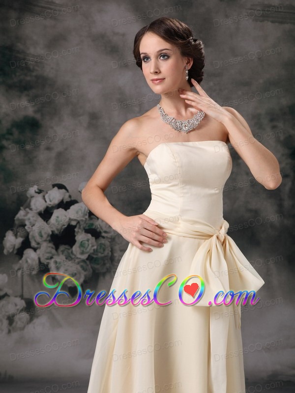Light Yellow Empire Strapless Long Chiffon Sashes Prom / Evening Dress
