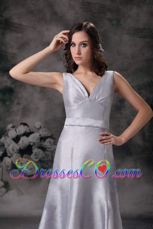 Grey Column / Sheath V-neck Long Satin Ruched Bridesmaid Dress