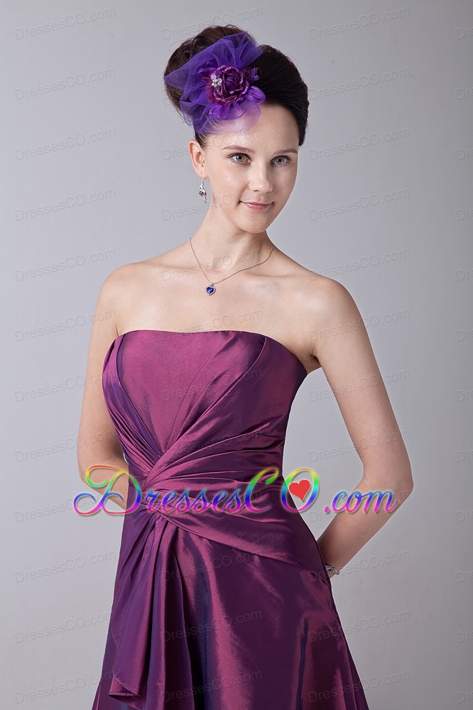 Purple A-line Strapless Knee-length Taffeta Ruched Bridesmaid Dress