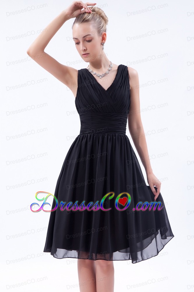 Black Empire V-neck Knee-length Chiffon Ruched Bridesmaid Dress