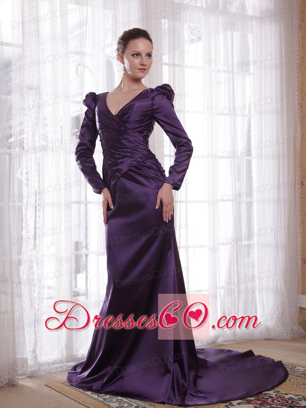 Dark Purple Column / Sheath V-neck Brush /Sweep Taffeta Mother of the Bride Dress