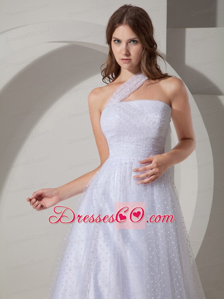 Modest A-Line / Princess One Shoulder Court Train Tulle Wedding Dress