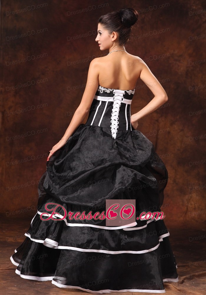 Black Organza A-line Strapless Appliques New Style Prom Gowns
