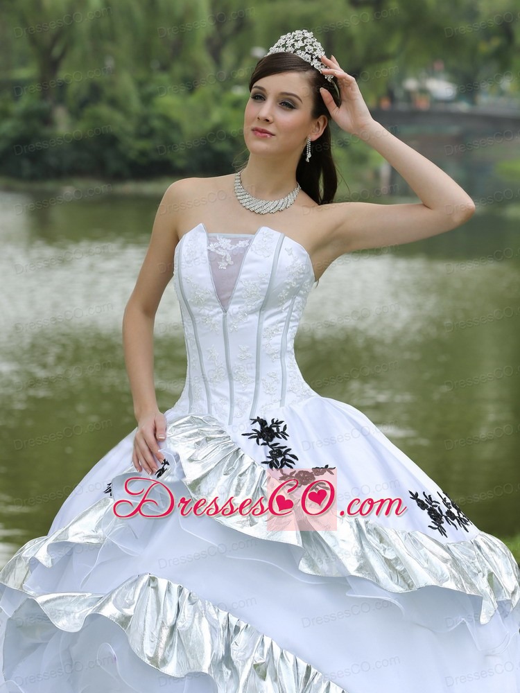 Ball Gown Quinceanera Dress For Military Ball Appliques On Taffeta Organza Strapless