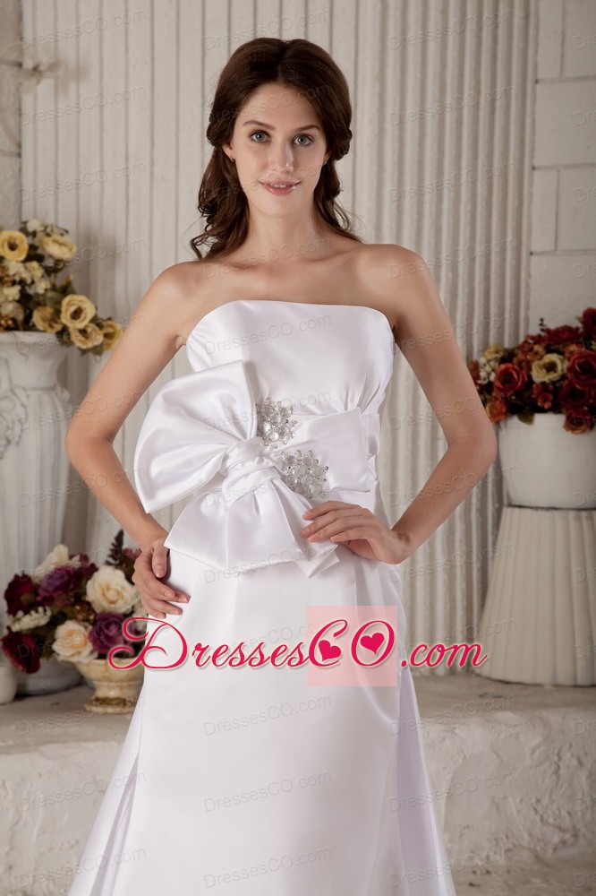 Sweet A-line / Princess Strapless Court Train Satin Beading and Bow Wedding Dress