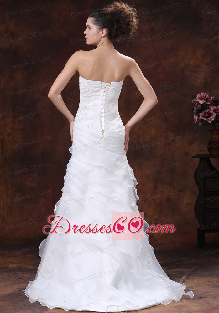 Beautiful and Ruched Bodice For Wedding Dress With Appliques Sweeetheart Organza