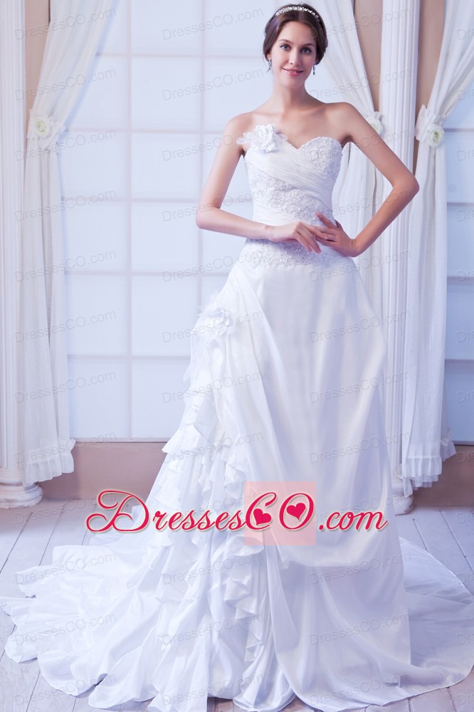 The Most Popular A-line / Princess Court Train Taffeta Appliques Wedding Dress