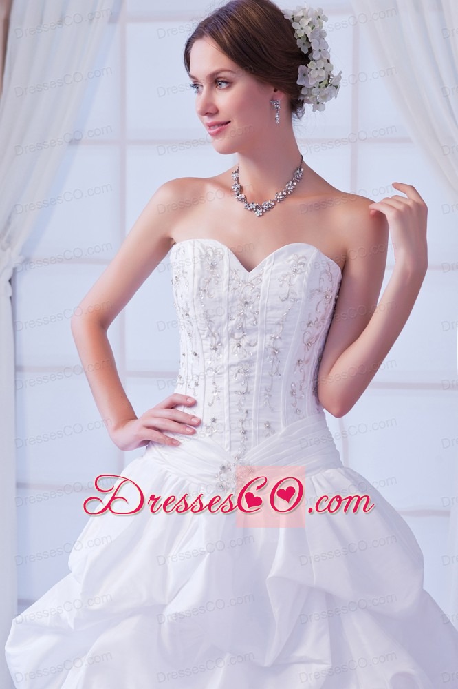 Luxurious Princess Court Train Taffeta Beading Wedding Dress
