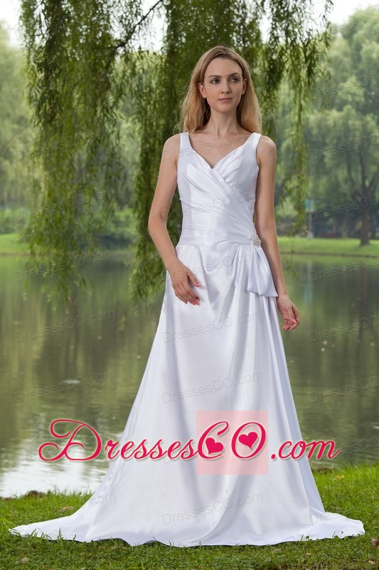Elegant A-Line / Princess V-neck Conrt Train Taffeta Beading Wedding Dresss