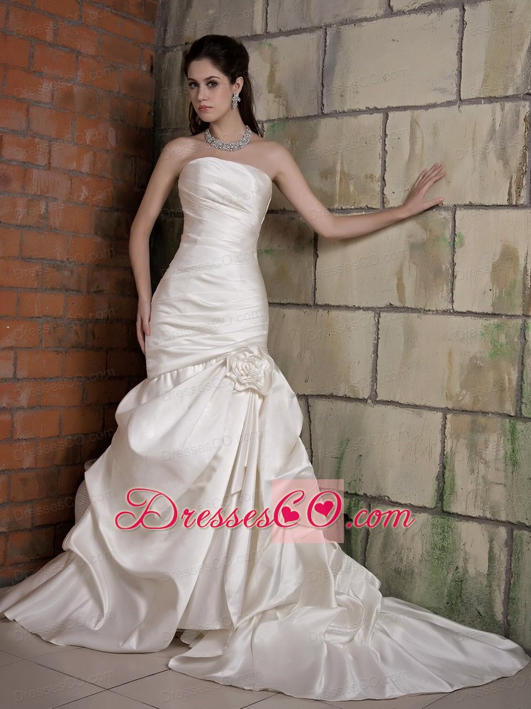 Fashionable Mermaid Strapless Chapel Train Taffeta Hand Made Flower Wedding Dress