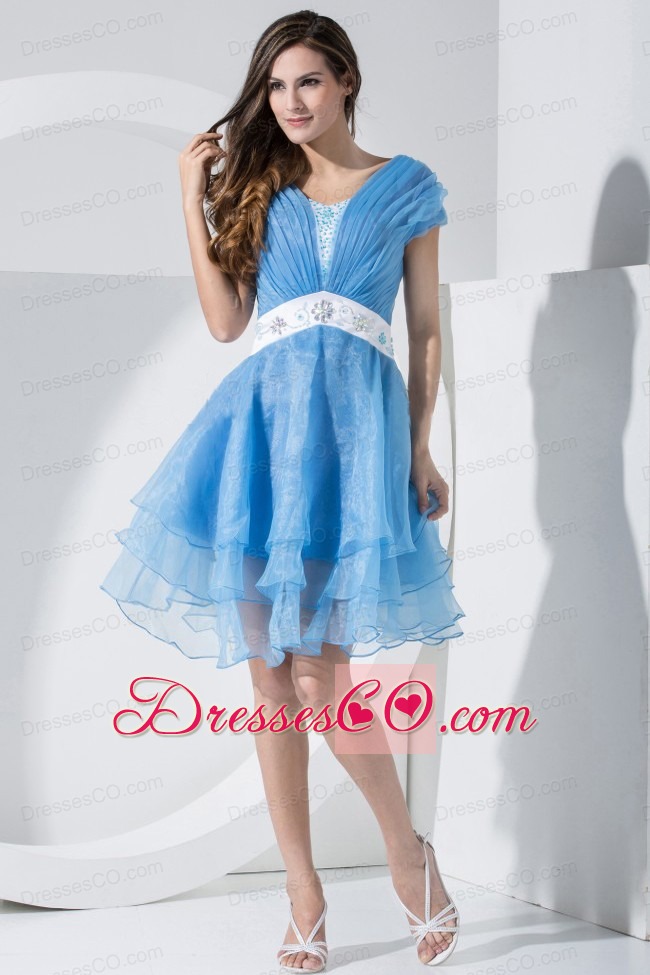 Baby Blue Prom Dress With Embroidery And Ruching V-neck Knee-length Short Sleeves