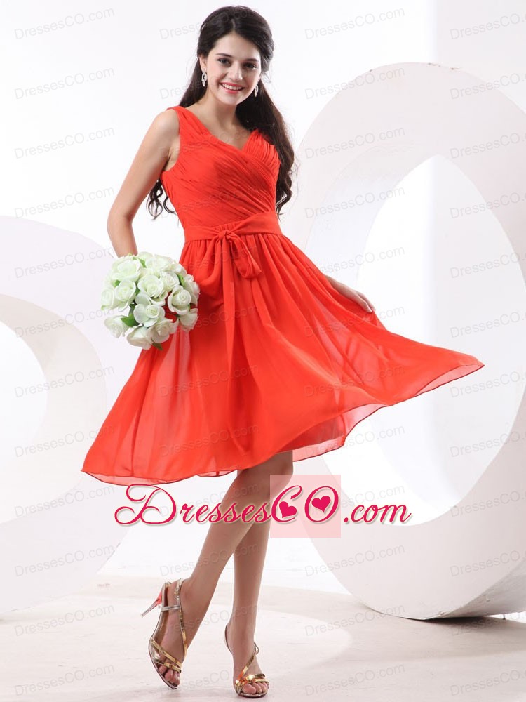 V-neck Knee-length And Chiffon Ruched Prom Dress