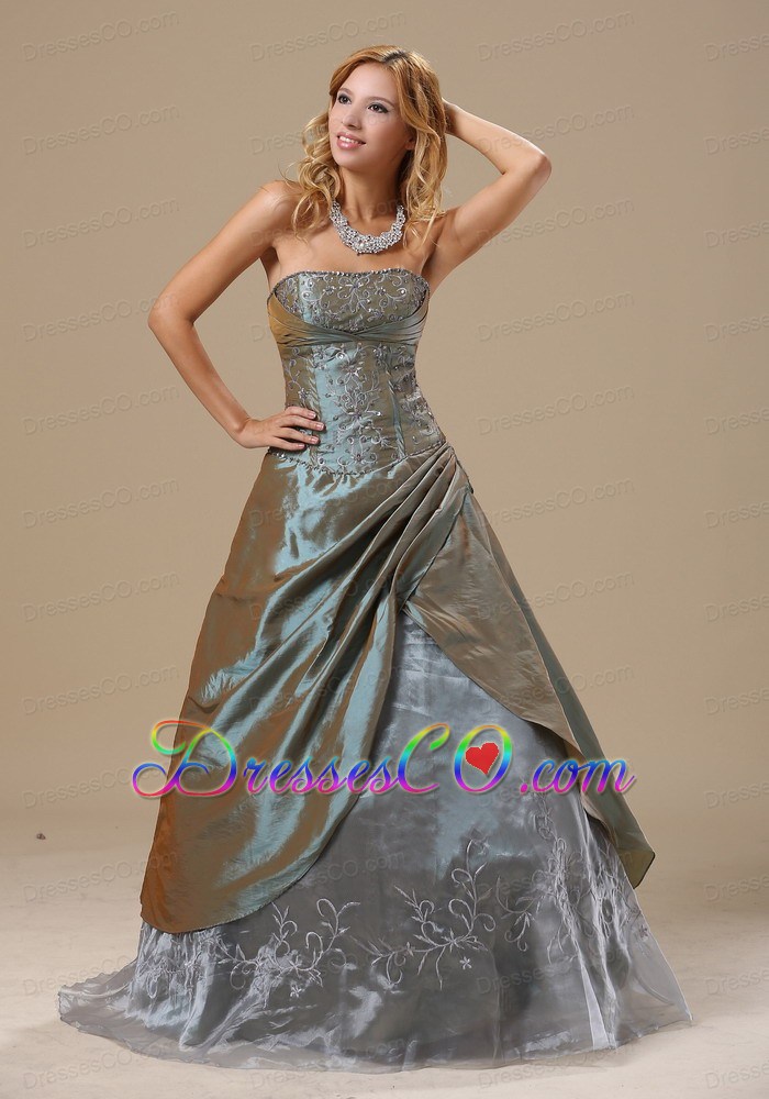 Olive Green Embroidery  For Dama Dress Quinceanera Custom Made