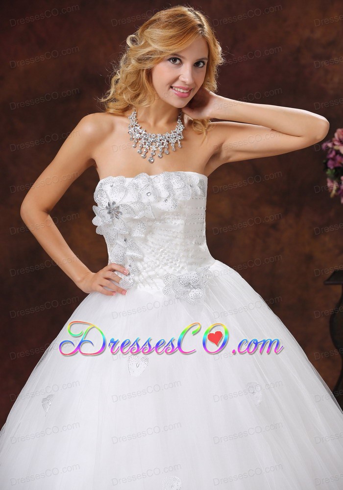 Hand Made Flowers and Beading Decorate Bodice Ball Gown Wedding Dress For 2013