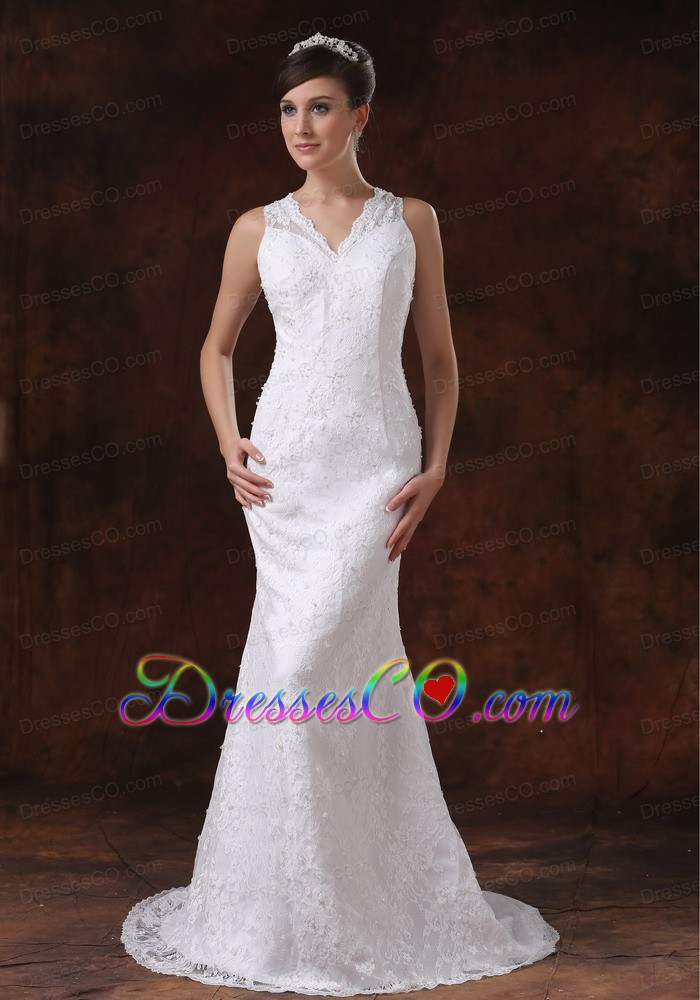 bodice Lace Mermaid / Trumpet Sweep Wedding Dress For V-Neck