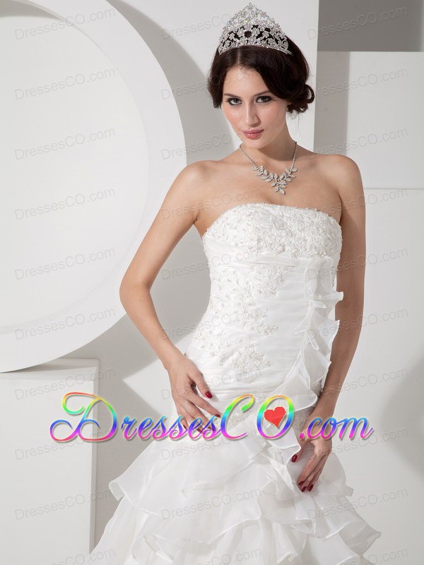 Luxurious Mermaid Strapless Brush Train Organza Appliques and Ruched Wedding Dress