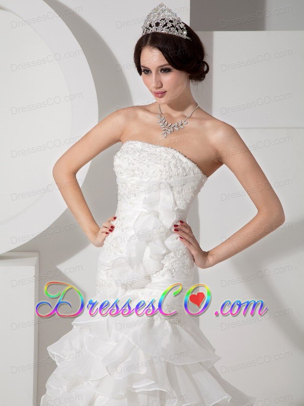 Luxurious Mermaid Strapless Brush Train Organza Appliques and Ruched Wedding Dress