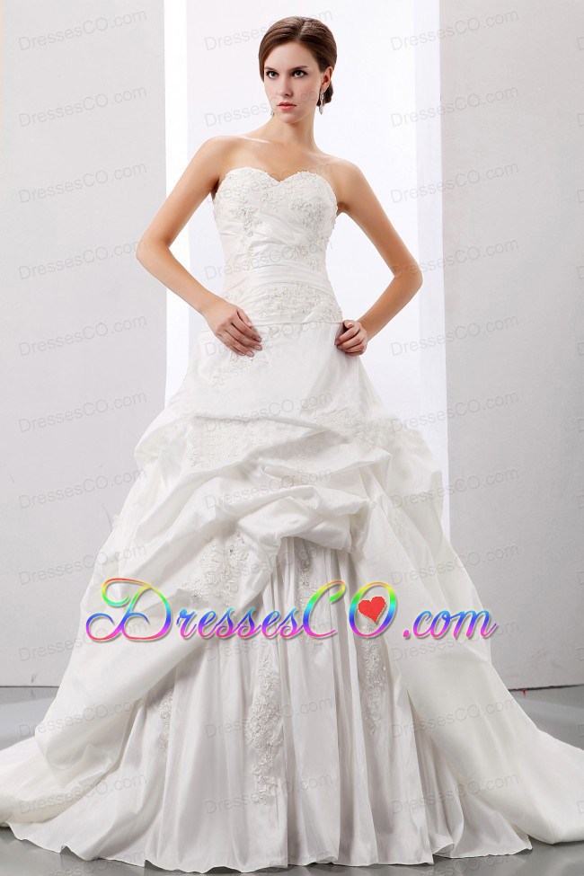 Custom Made Wedding Gowns Princess Pick-ups and Appliques With Taffeta