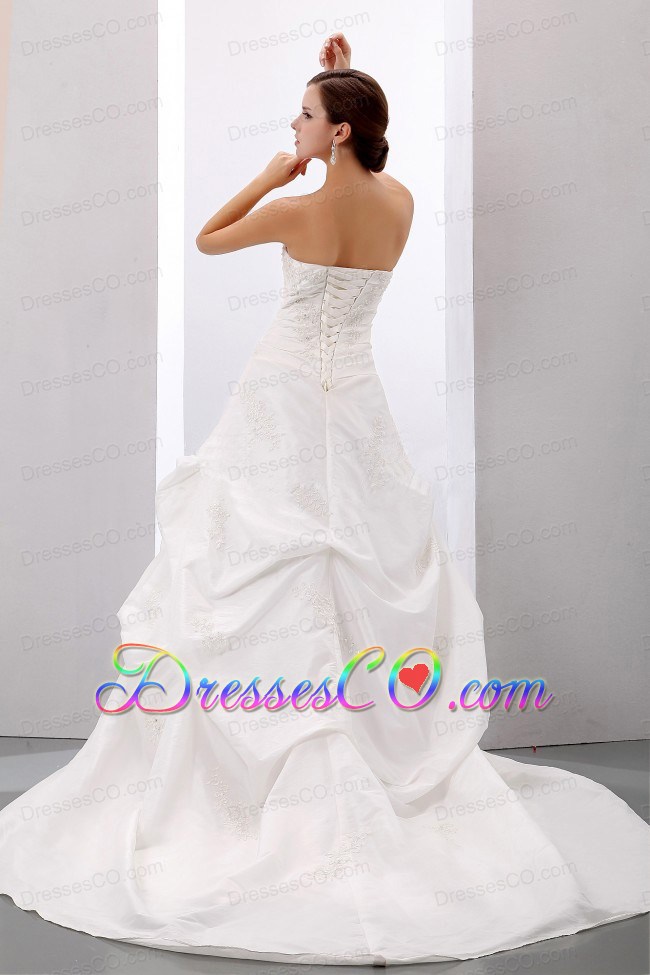 Custom Made Wedding Gowns Princess Pick-ups and Appliques With Taffeta