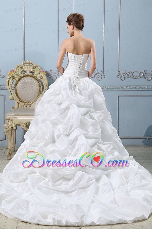 Ball Gown Fashionable Wedding Dress Pick-ups With Ruched Bodice For Wedding Party