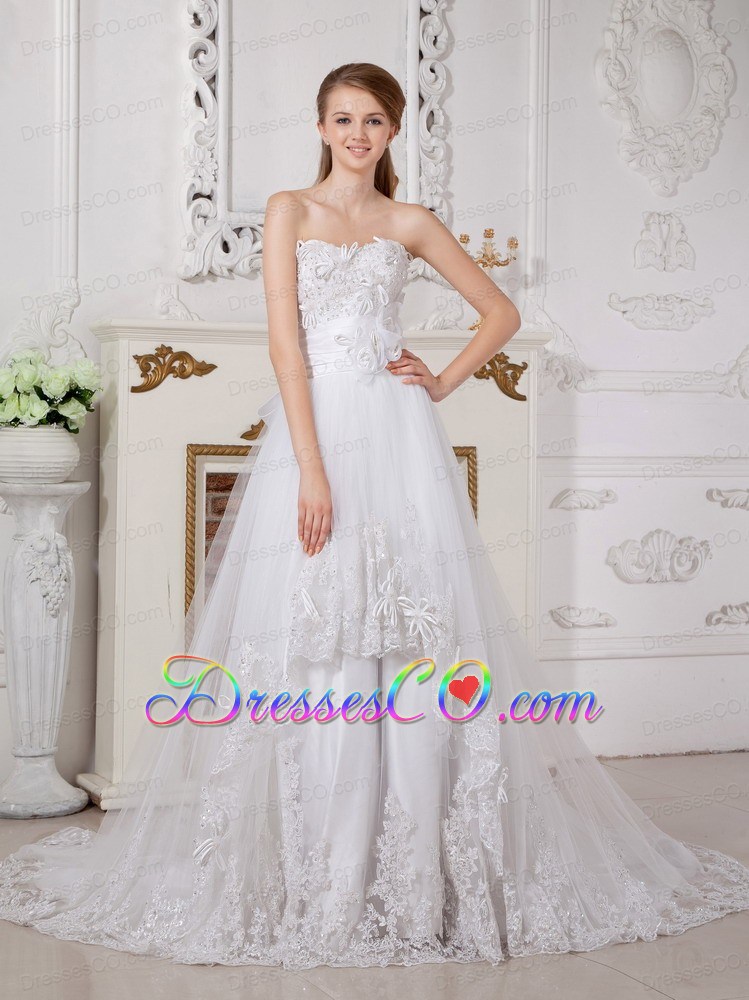 Sweet A-line Court Train Lace Appliques Wedding Dress