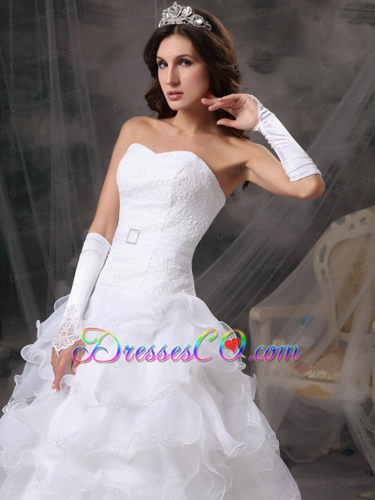 Fashionable A-line / Princess Long Organza Ruffles Wedding Dress