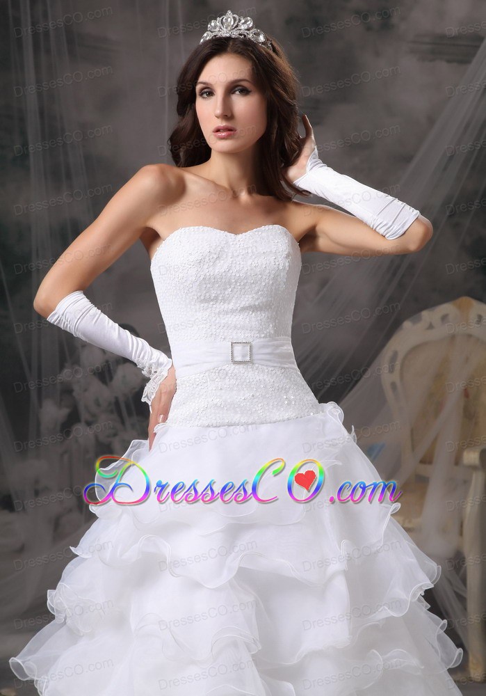 Fashionable A-line / Princess Long Organza Ruffles Wedding Dress