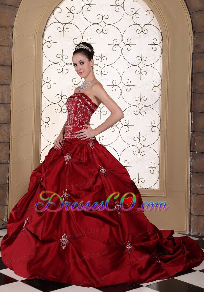 Embroidery In Wine Red Taffeta Pick-ups Strapless Modest Wedding Dress in New York
