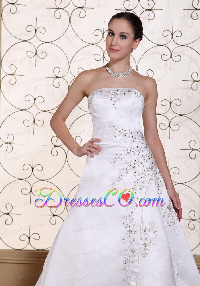 Embroidery With Beading On Satin Elegant A-line For Wedding Dress