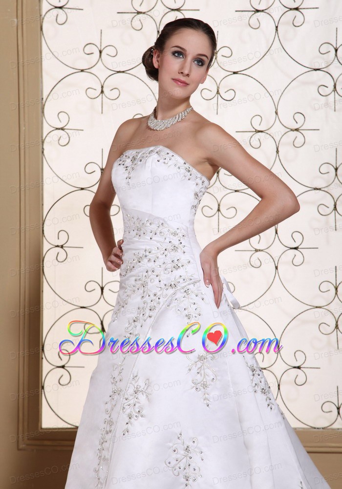 Embroidery With Beading On Satin Elegant A-line For Wedding Dress