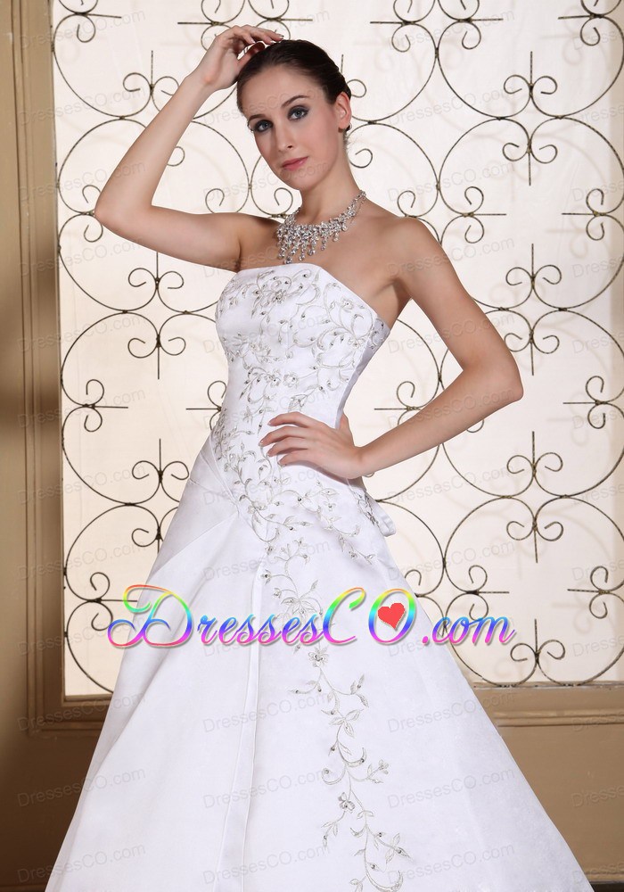 Embroidery On Satin Modest Wedding Dress For Strapless A-line Gown