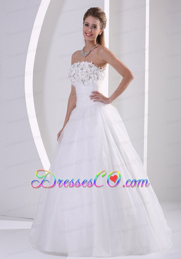 Zipper-up Organza A-line Wedding Dress With Appliques and Beading