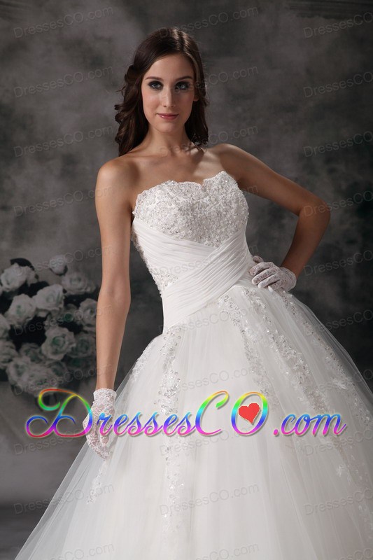 Beautiful Ball Gown Court Train Tulle Appliques Wedding Dress