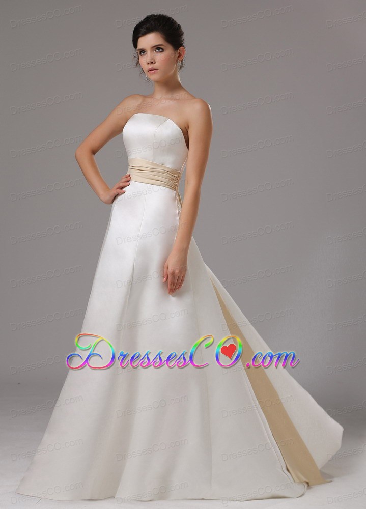 Sash Strapless And Long For Modest Wedding Dress