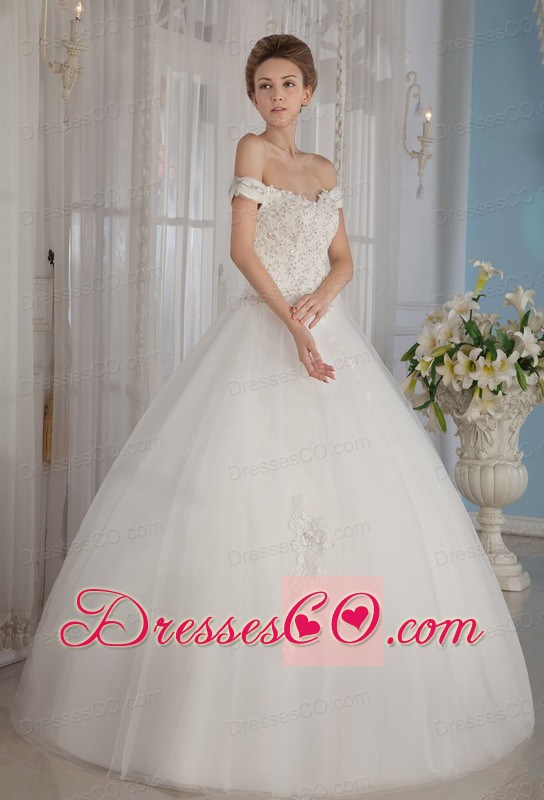 Fashionable Ball Gown Off The Shoulder Long Tulle Beading Wedding Dress