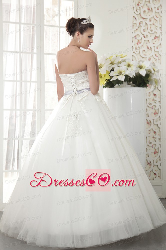 The Super Hot A-line / Princess Strapless Long Tulle Beading Wedding Dress