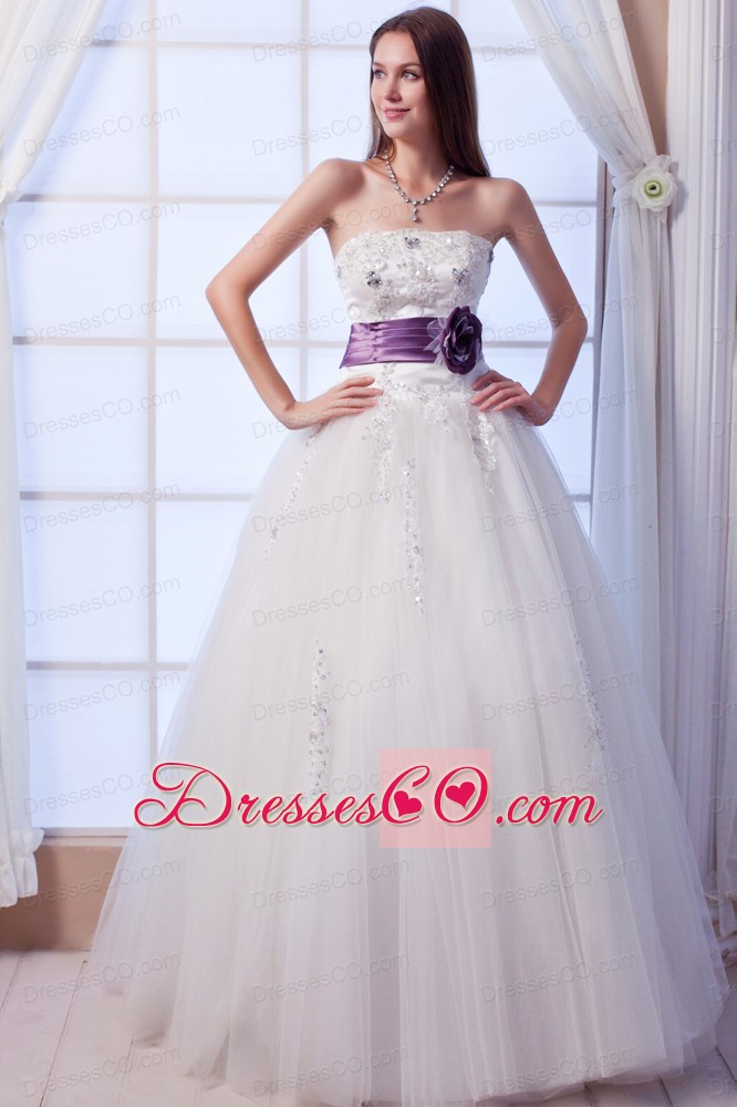 Luxurious A-line Strapless Long Tulle Beading And Hand Made Flowers Wedding Dress