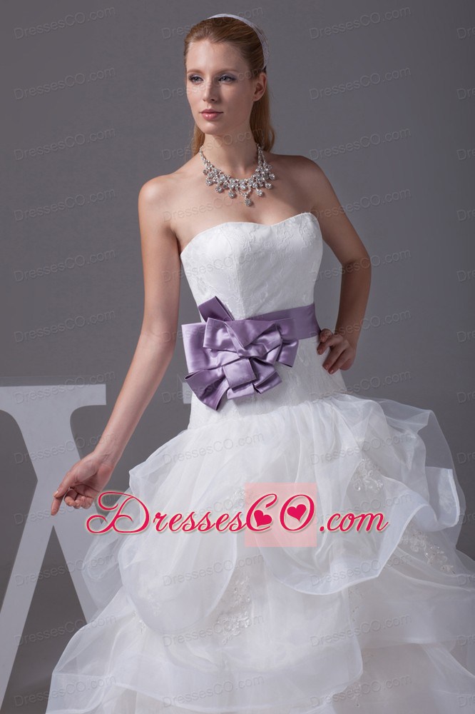 Lace Appliques Hand Made Flower Ruffles Wedding Dress
