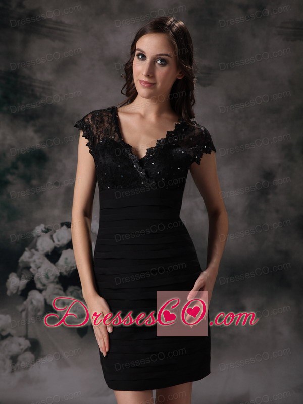 New Black Column / Sheath V-neck Little Black Dress Sain Beading And Lace Mini-length